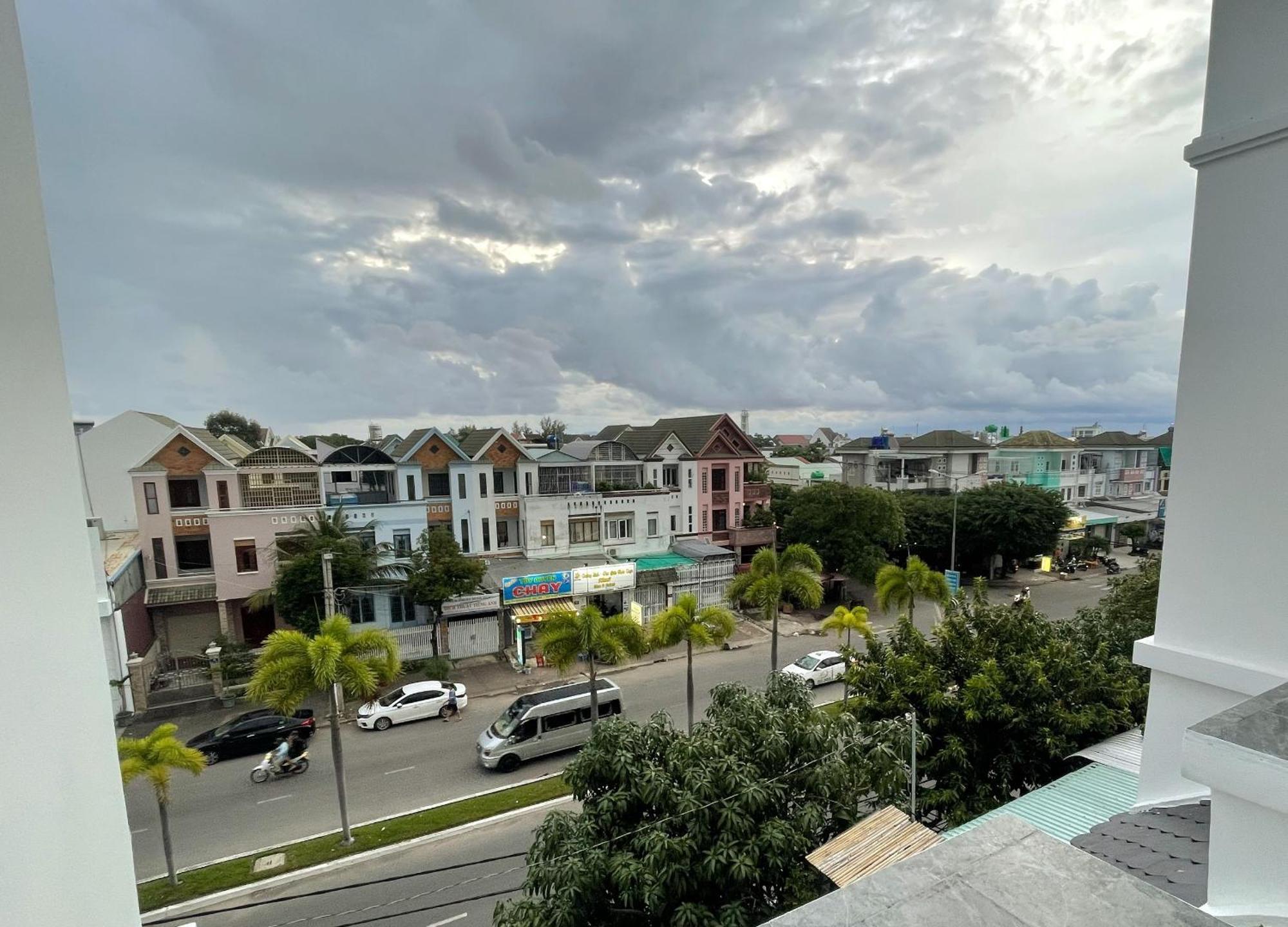 Nha Minh Homestay Rạch Gia Exteriör bild